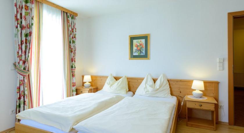 Pension Hiesel-Villa Untersbergblick Anthering Oda fotoğraf