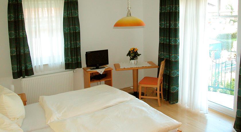 Pension Hiesel-Villa Untersbergblick Anthering Oda fotoğraf