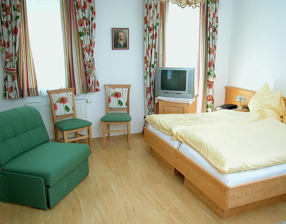 Pension Hiesel-Villa Untersbergblick Anthering Oda fotoğraf
