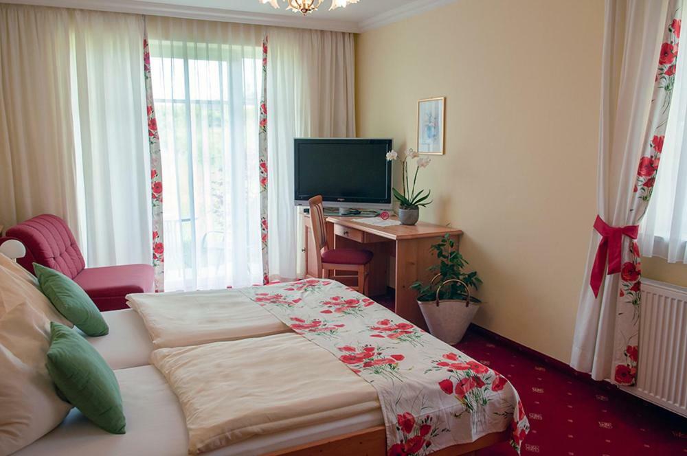Pension Hiesel-Villa Untersbergblick Anthering Dış mekan fotoğraf