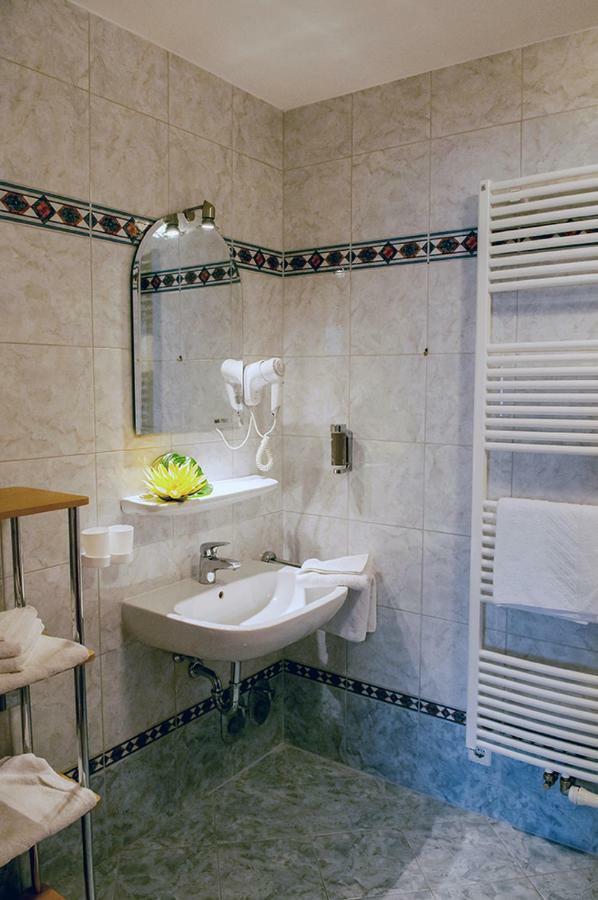 Pension Hiesel-Villa Untersbergblick Anthering Dış mekan fotoğraf