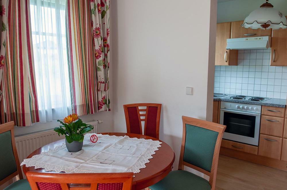 Pension Hiesel-Villa Untersbergblick Anthering Dış mekan fotoğraf