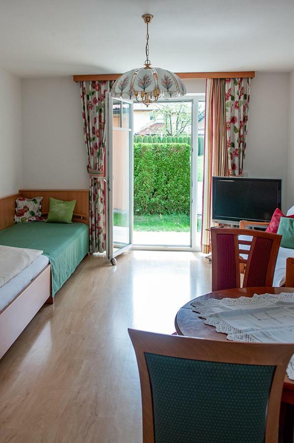 Pension Hiesel-Villa Untersbergblick Anthering Dış mekan fotoğraf