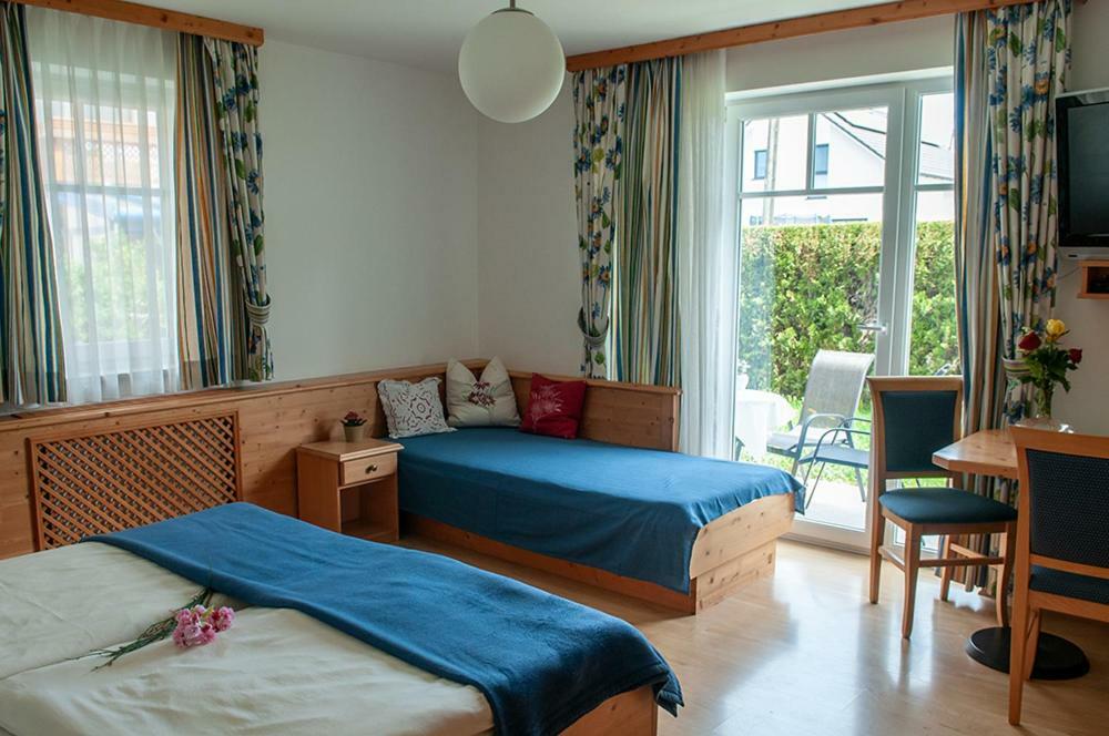 Pension Hiesel-Villa Untersbergblick Anthering Dış mekan fotoğraf