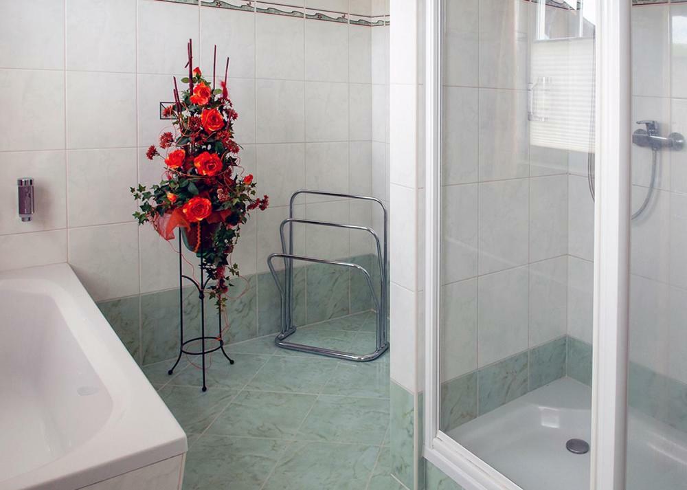 Pension Hiesel-Villa Untersbergblick Anthering Dış mekan fotoğraf