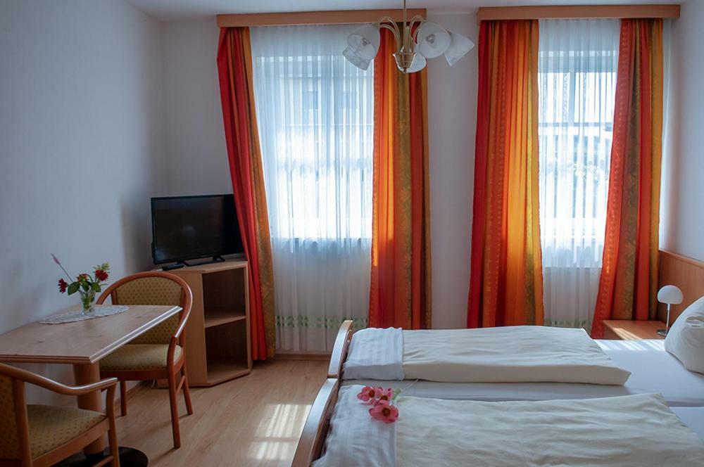 Pension Hiesel-Villa Untersbergblick Anthering Dış mekan fotoğraf